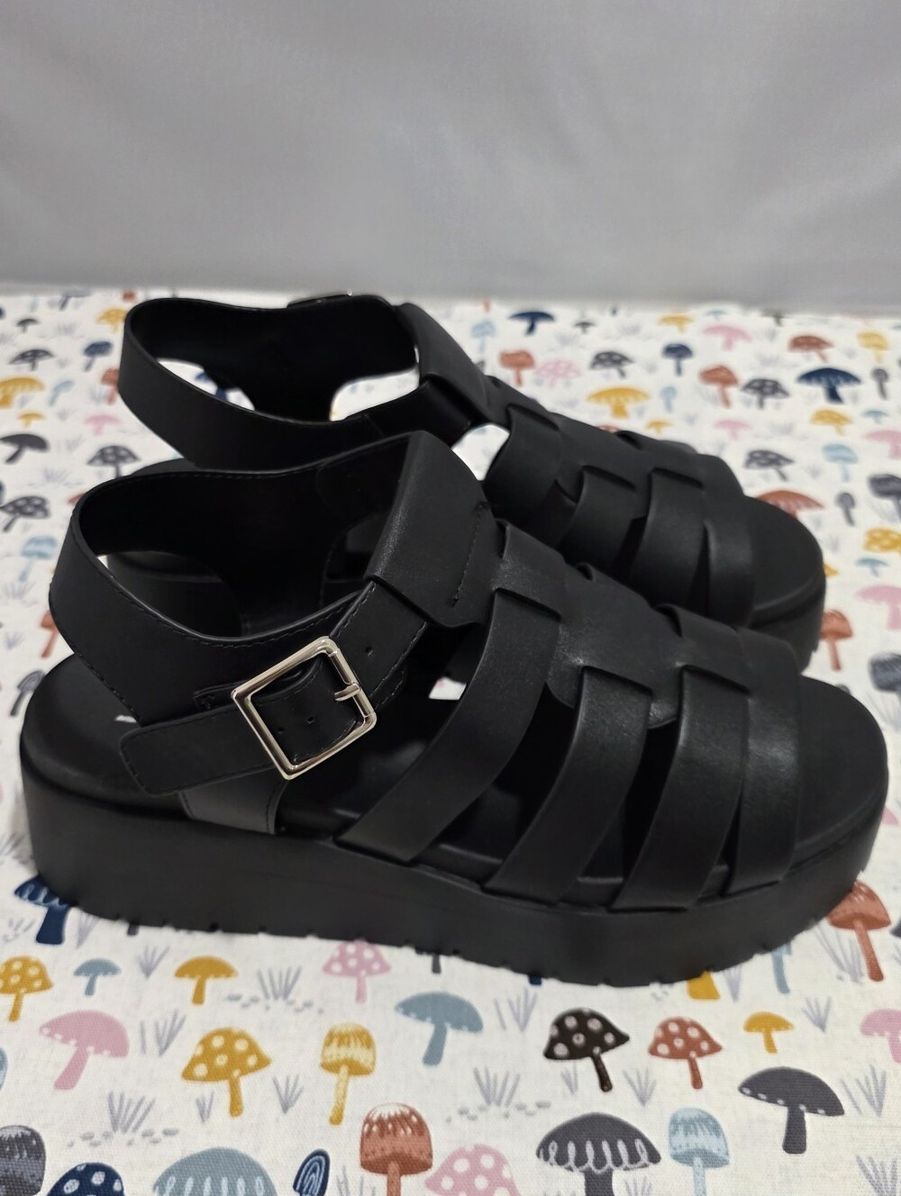 SODA Black Platform Fisherman Sandals - Women